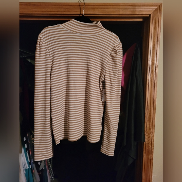 Beige & White Gap Turtleneck - Picture 1 of 5